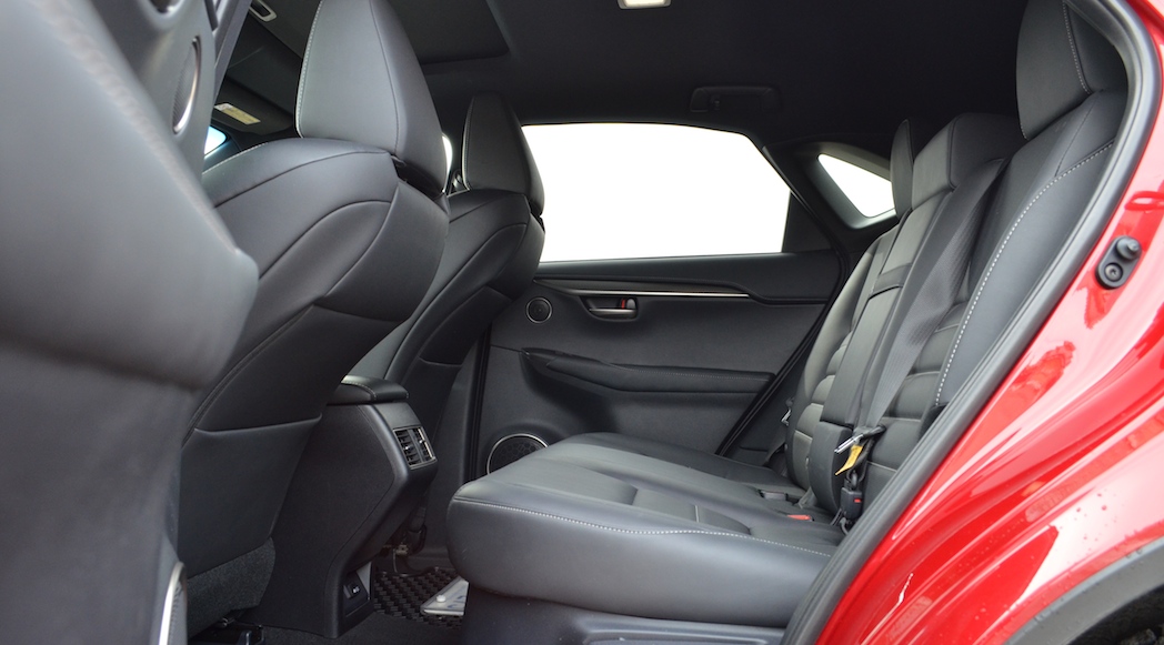 33-Lexus-NX200t-F-Sport-2015