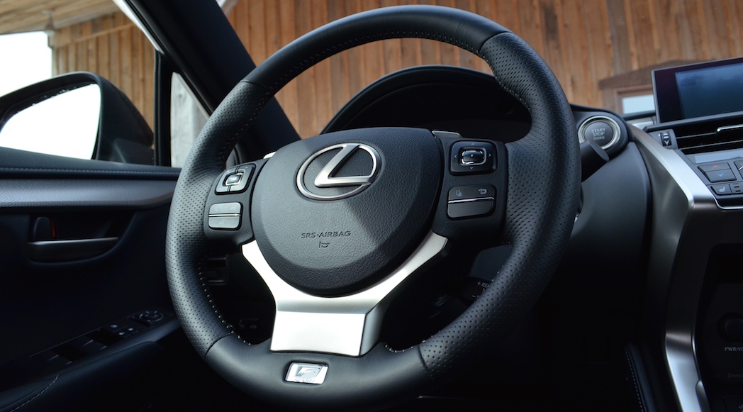 38-Lexus-NX200t-F-Sport-2015