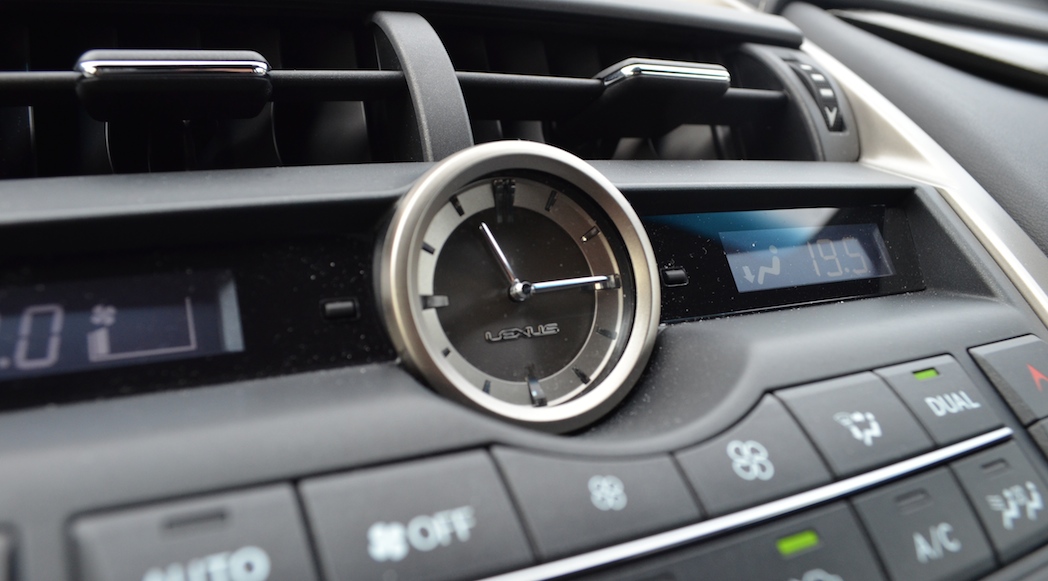 46-Lexus-NX200t-F-Sport-2015