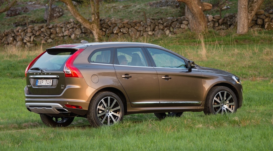 8-Volvo-XC60_2014_1600x1200_wallpaper_11