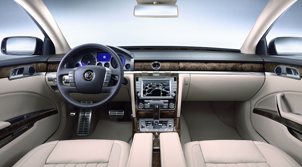14-Volkswagen Phaeton 2011