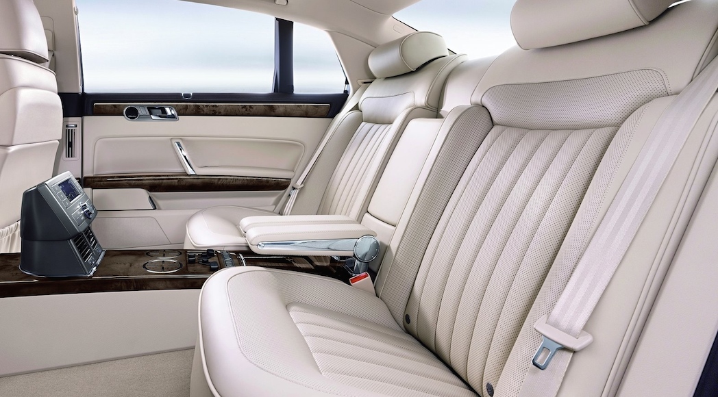 15-Volkswagen Phaeton 2011
