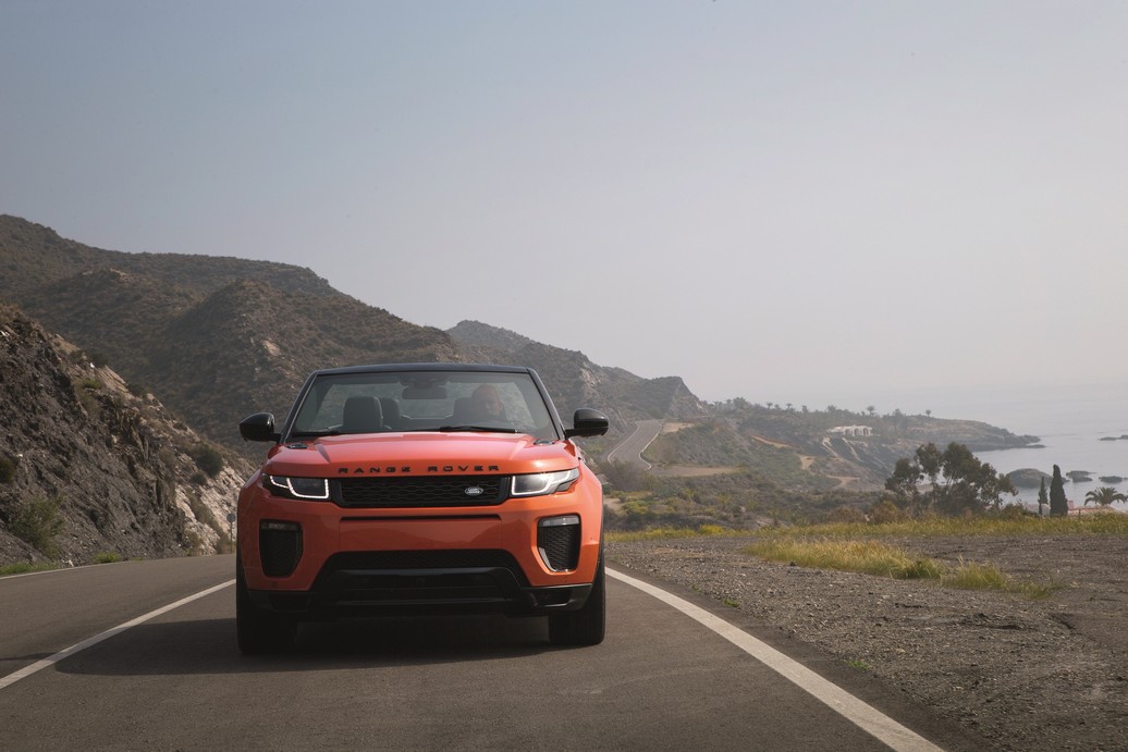 RR_Evoque_Convertible_ext_dynamic (2)