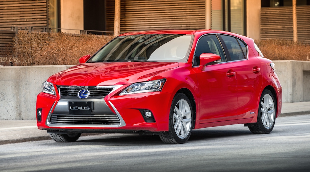 3-Lexus CT200h 2016