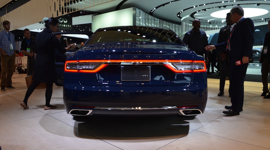 Lincoln Continental 2017-11