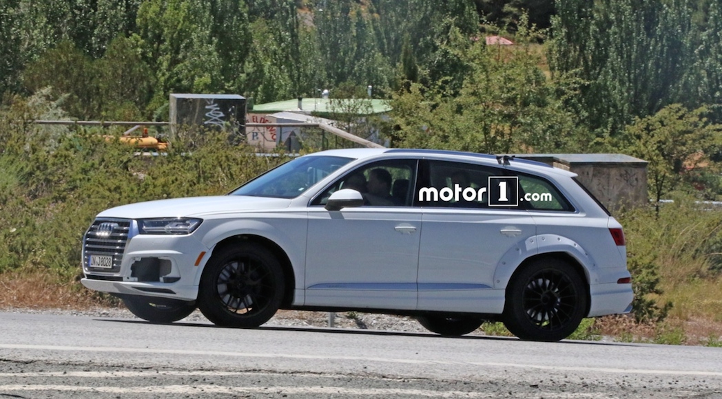 3-Audi Q8 Test Mule 2018