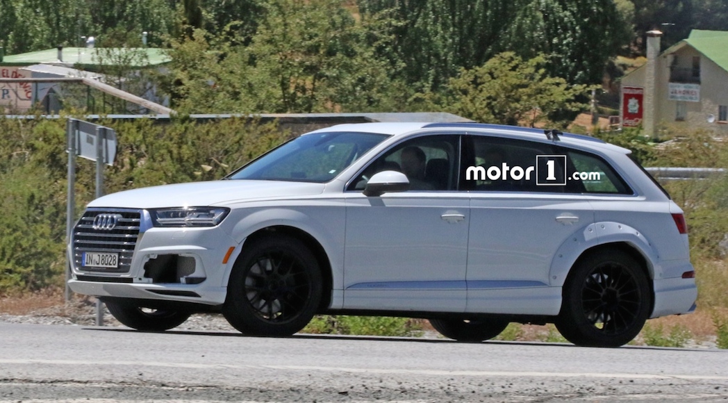 4-Audi Q8 Test Mule 2018
