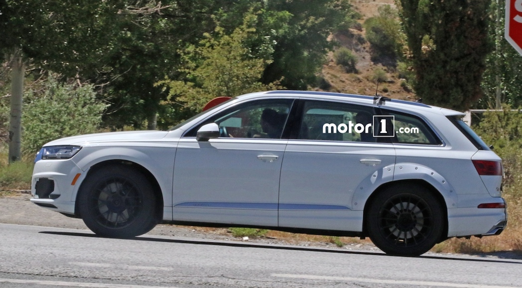 6-Audi Q8 Test Mule 2018