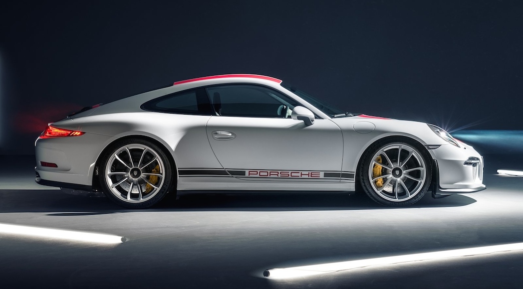 3-porsche-911_r-2017-1600-10