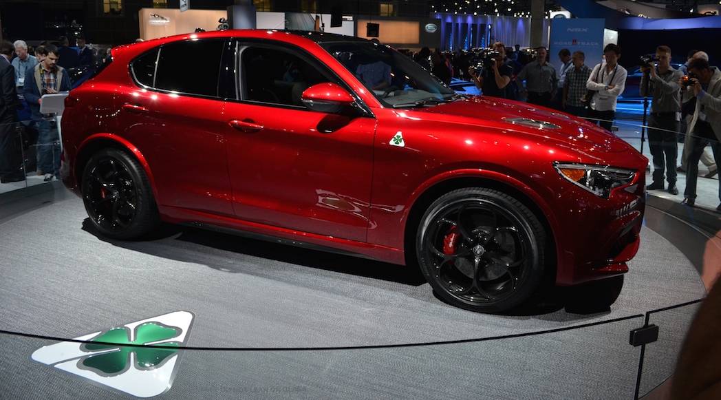 alfa-romeo-stelvio-2018-1
