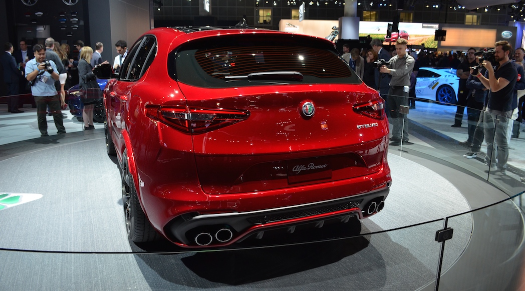 alfa-romeo-stelvio-2018-11