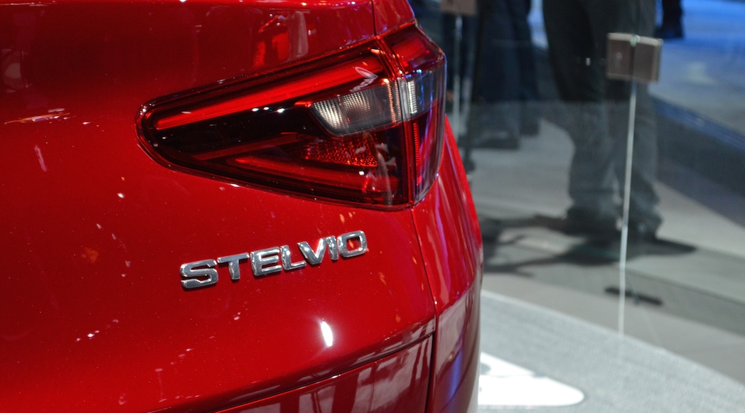 alfa-romeo-stelvio-2018-12
