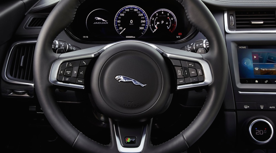 11-Jaguar-E-Pace-2018-1600-25