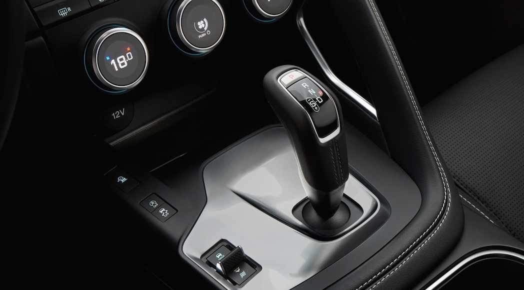 14-Jaguar-E-Pace-2018-1600-29