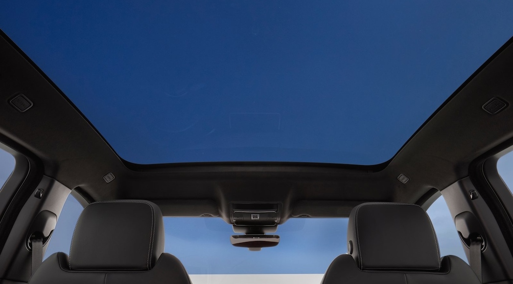 15-Jaguar-E-Pace-2018-1600-2d