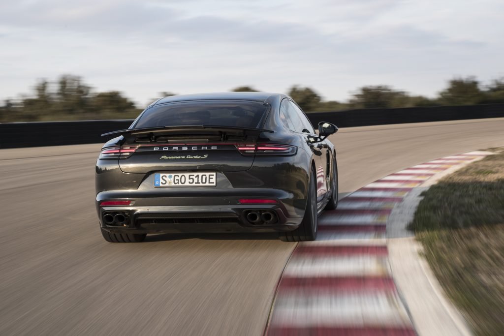 Porsche-Panamera-Turbo-S-E-Hybrid-2018-11-1024x683