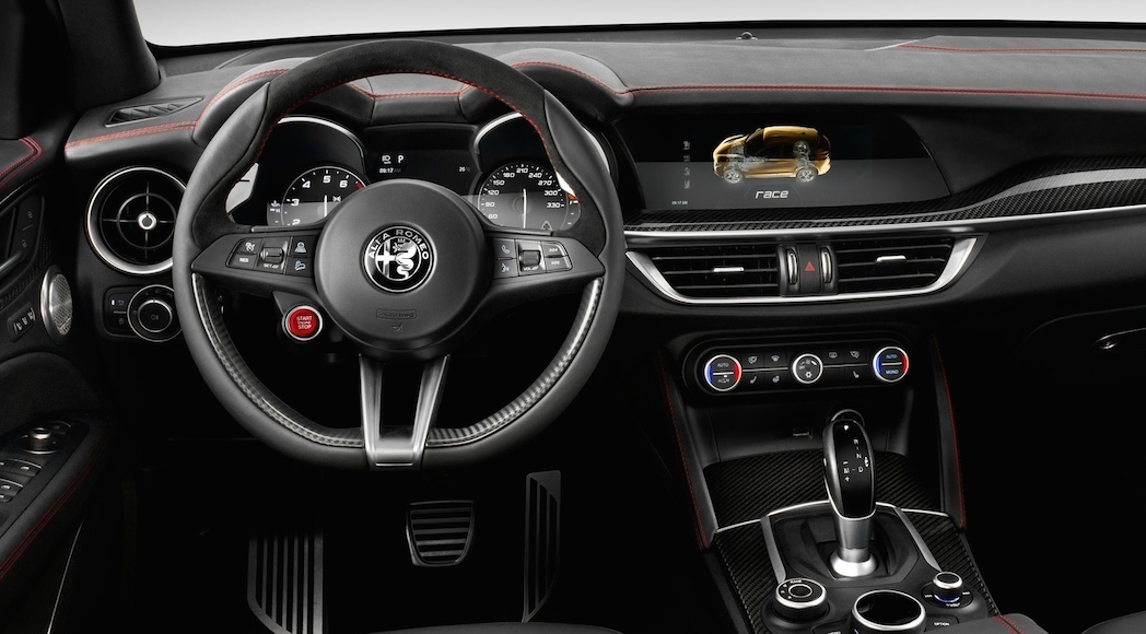 Alfa Romeo Stelvio Quadrifoglio 2018-18