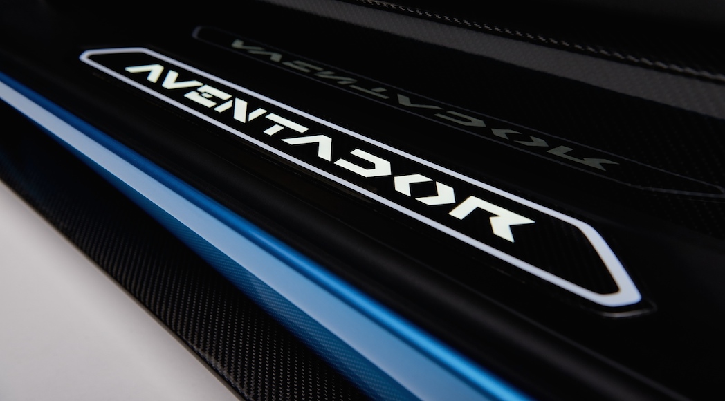 Lamborghini Aventador S Roadster 2018-12