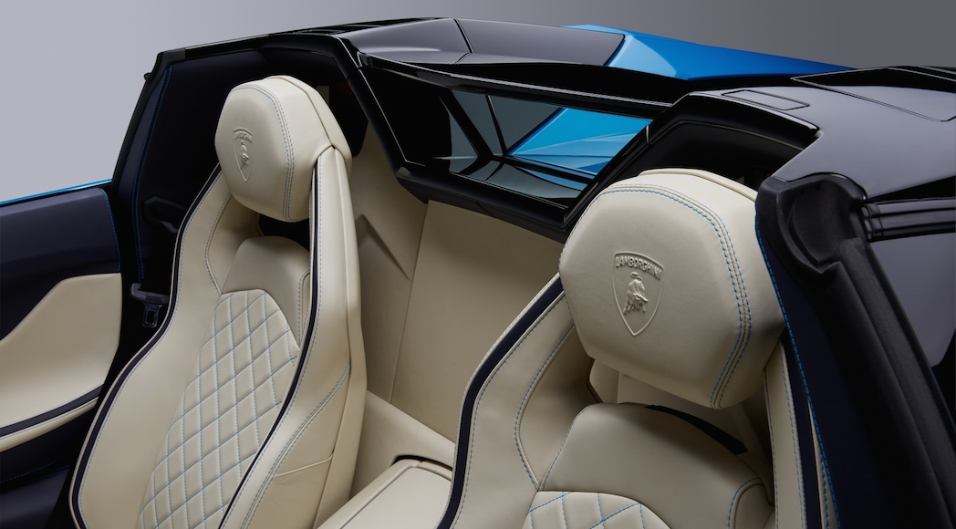 Lamborghini Aventador S Roadster 2018-14