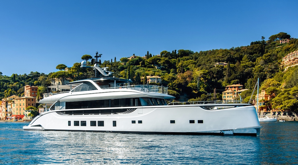 Porsche Design Dynamiq GTT 115 Hybrid Superyacht-c