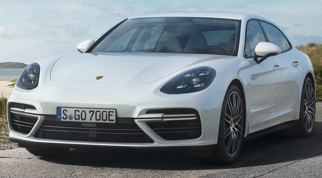 Porsche-Panamera_Turbo_S_E-Hybrid_Sport_Turismo-2018-1600-01