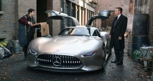 ACTUALITÉ AUTO: League Justice : Bruce Wayne en Mercedes-AMG Vision Gran Turismo