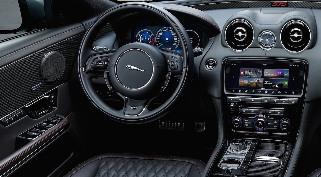 Jaguar XJR575 2018-11