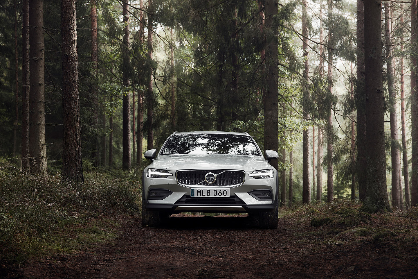 New Volvo V60 Cross Country exterior